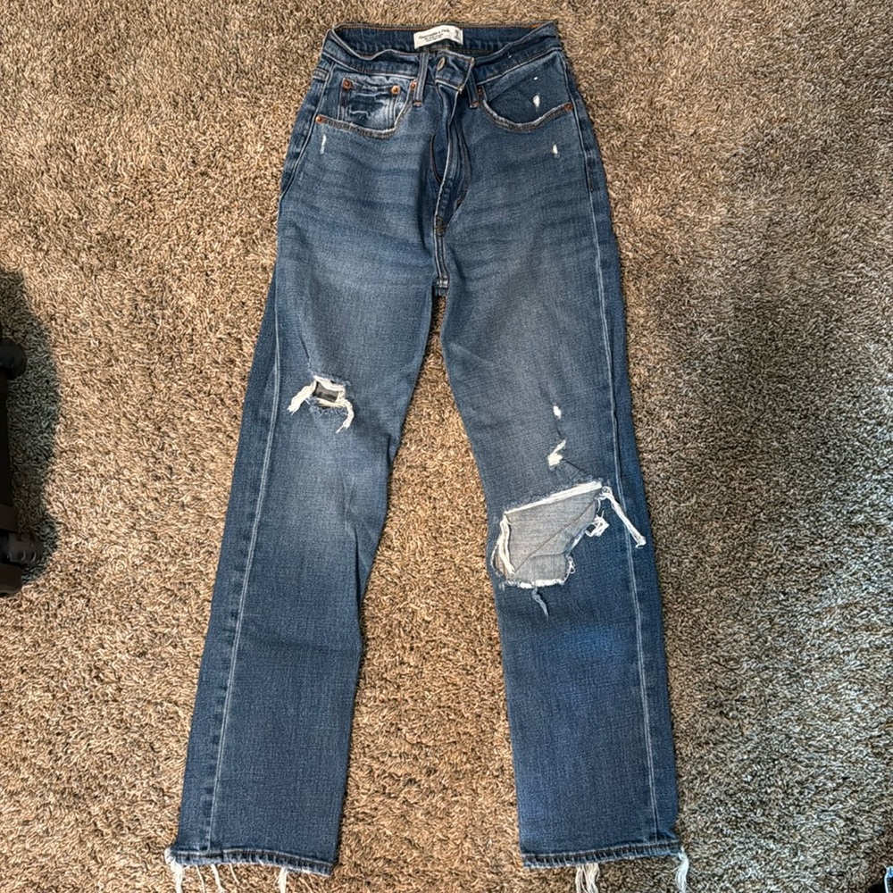 Abercrombie and Fitch ‘the Ankle Straight Ultra High Rise’